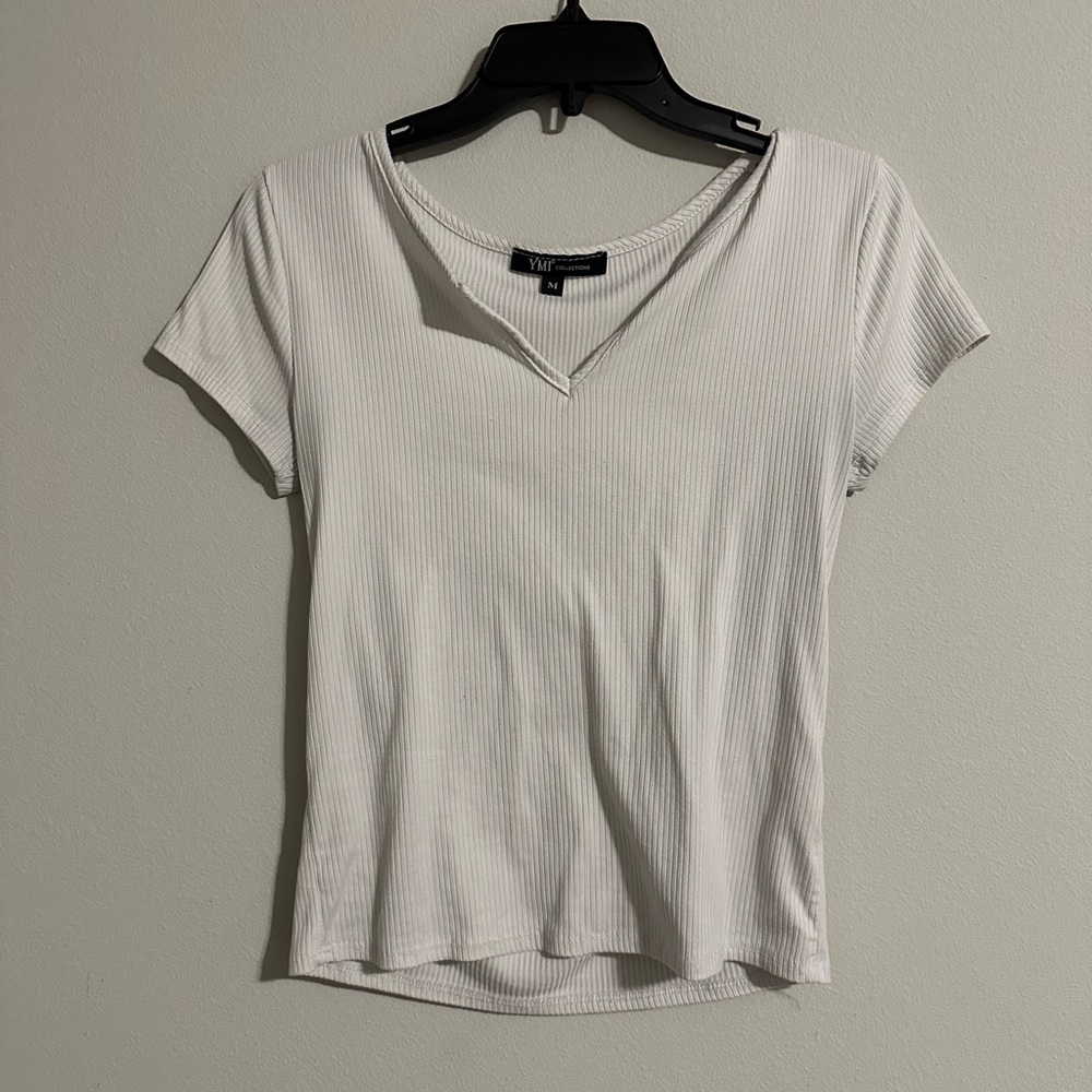 ~{ White T-Shirt }~